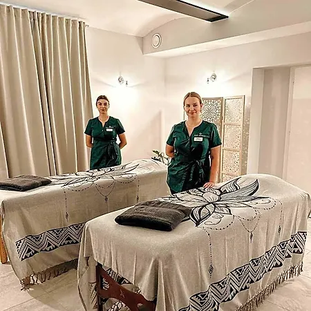 Апарт-готель Stara Biblioteka 4*